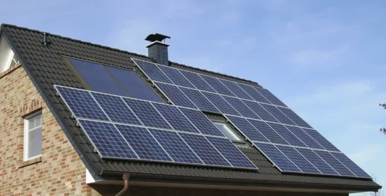featured image - Choosing the Right Solar Panel Brand for Your Home