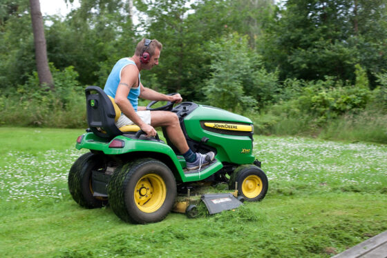 featured image - How to Start a Lawn Mower A Step-by-Step Guide