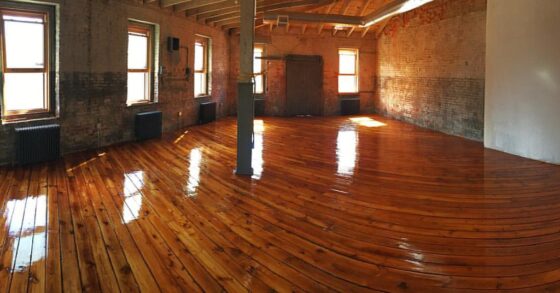 featured image - The Colors of Hardwood Floor That Will Be on Trend