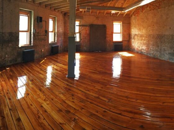featured image - The Colors of Hardwood Floor That Will Be on Trend
