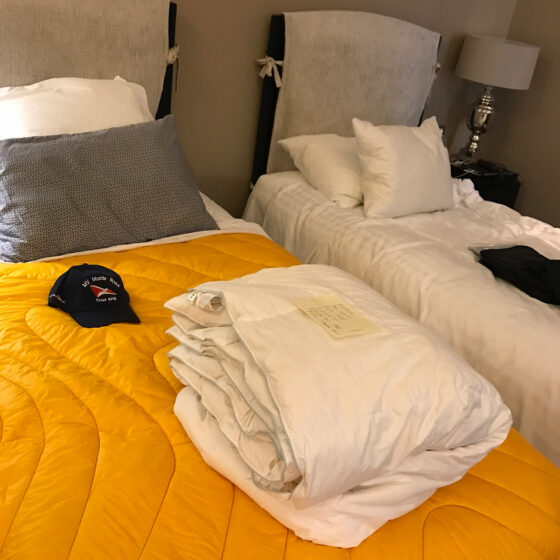 featured image - Duvet vs Comforter Decoding the Bedding Battle