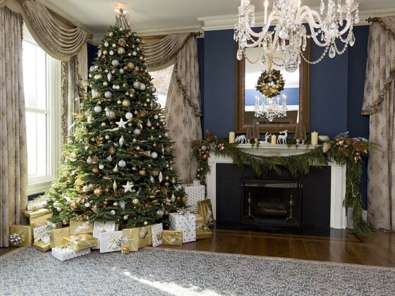 featured image - Christmas Creative Ideas That Will Light Up Your Living Room