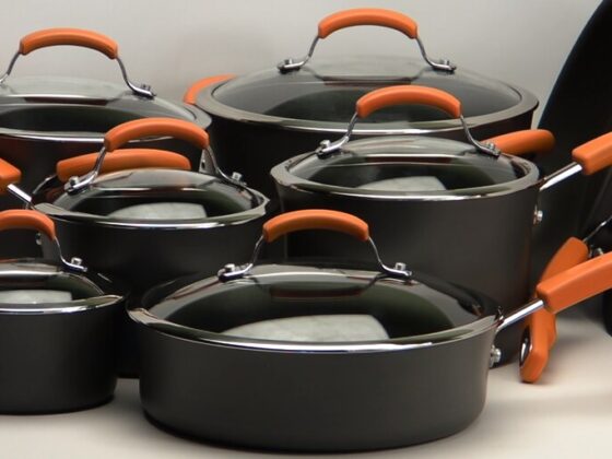 featured image - Benefits of Switching to Non-Toxic Cookware for Your Health and the Environment